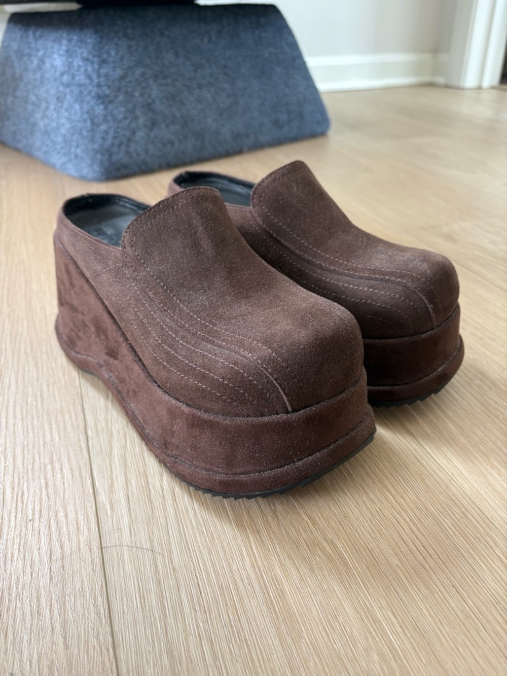 UNIF Vivi Platform in Brown